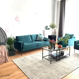 Bpr Kyanit Design With A/c Apartamento